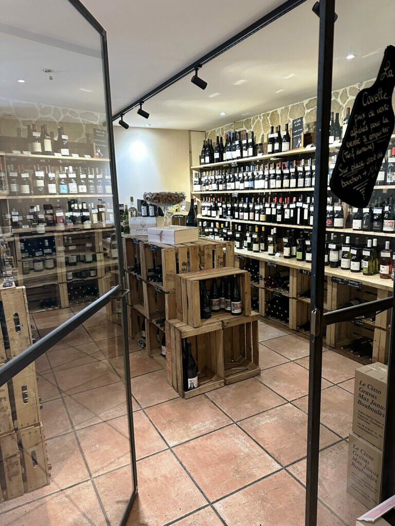Cave à vin au restaurant Lou Pais d'Aqui à lattes